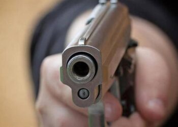 Απείλησαν με πιστόλι και λήστεψαν αλλοδαπούς σε αποθήκη στον Δρυμό Βόνιτσας