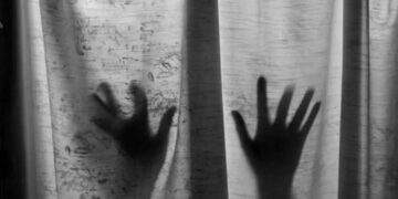 Στη φυλακή ο πατέρας που βίαζε την κόρη του στην Κρήτη! (video)