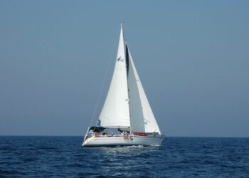 Ρόδος: Σε κίνδυνο ιστιοφόρο με 55 επιβάτες