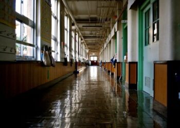 Μια άλλη άποψη: Πιο επικίνδυνο για τα παιδιά το να μην πάνε σχολείο