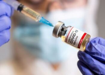 «Φρένο» στο όνειρο-Στον «αέρα» οι επιχειρήσεις εμβολιασμού στην Ευρώπη