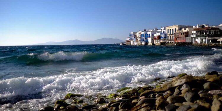 Ανοίγει το gov.gr για αιτήσεις στον κοινωνικό τουρισμό του ΟΑΕΔ