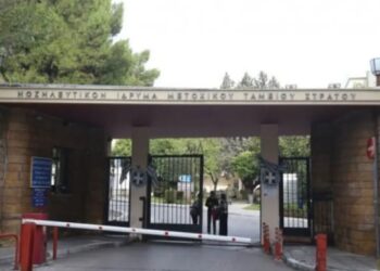 Δεκτή η παραίτηση του διοικητή του νοσοκομείου ΝΙΜΤΣ