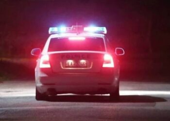Eπίθεση με γκαζάκια στα σπίτια του Δημήτρη Καμπουράκη και του Βασίλη Ντούμα (video)