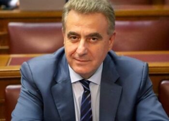 Θανάσης Καββαδάς: «Ευνοϊκές ρυθμίσεις για την αξιοποίηση χερσαίων ζωνών λιμένα από καταστήματα» – Ομιλία στη Βουλή