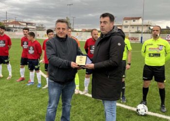 Ο ΑΟ Ρηγανά βράβευσε τον Γ. Μπουραλέξη για την προσφορά του στο τοπικό ποδόσφαιρο (φωτό)