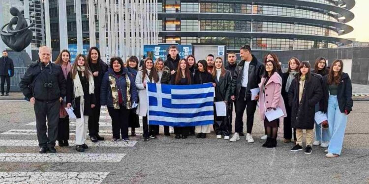 Μαθητές του 1ου και του 5ου ΓΕΛ Αγρινίου στο Στρασβούργο (φωτο)