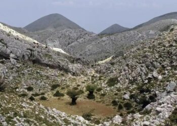Μπούμιστος: 1.589μ. των Ακαρνανικών Ορέων στην Αιτωλοακαρνανία