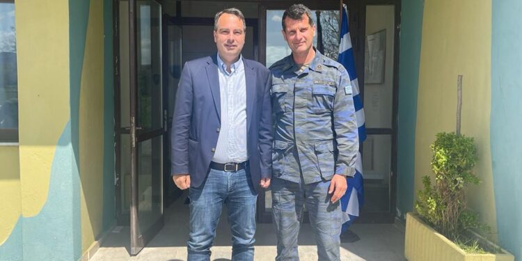 Επίσκεψη του Θανάση Παπαθανάση στο Στρατιωτικό Αεροδρόμιο Αγρινίου