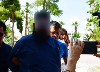 Στον εισαγγελέα ο ιερέας που κατηγορείται για ασέλγεια σε 12χρονο – Είπε πως έστειλε το βίντεο κατά λάθος