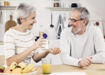 Διατροφή και συμπληρώματα: Τι πρέπει να γνωρίζετε ανάλογα με την ηλικία σας