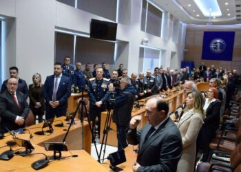 Ανταλλαγή ευχών στην ΠΔΕ – Ν. Φαρμάκης: «Αν αλλάξουμε εμείς προς το καλύτερο, τότε όλα μπορούν να αλλάξουν προς το καλύτερο»