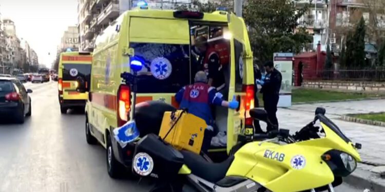 Θεσσαλονίκη: Παραλίγο να χάσει τη ζωή της από μία τυρόπιτα (video)