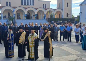 Αγρίνιο: Συγκίνηση στο μνημόσυνο για τα θύματα της Μικρασιατικής Καταστροφής – Η κατάθεση στεφάνων (φωτο)