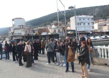 Αμφιλοχία: Κινητοποίηση στην πλατεία για τα Τέμπη – Ζήτησαν τιμωρία των ενόχων (φωτο)