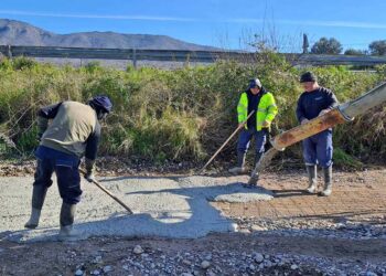 Δήμος Ξηρομέρου: Παρεμβάσεις τσιμεντόστρωσης στα σύνορα Άγιος Στέφανος – Κουβαράς