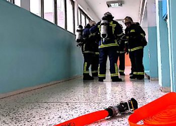 Άσκηση της Πυροσβεστικής Υπηρεσίας στο 4ο Λύκειο Αγρινίου (φωτο)