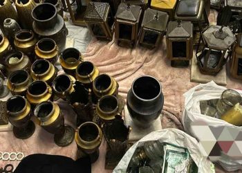 Άρτα: Ρήμαξαν τα μπρούντζινα καντήλια και ανθοδοχεία από νεκροταφεία – Η λεία τους ξεπερνά τις 11.000 ευρώ!